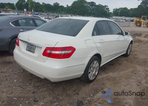 2012 Mercedes-Benz E 350 4Matic z USA, uszkodzony, nr VIN WDDHF8JB4CA544411